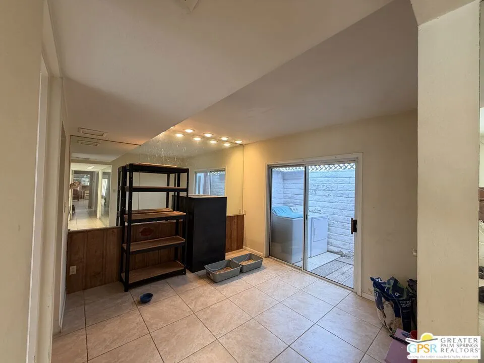 1163 Calle Marcus Palm Springs, CA 92262