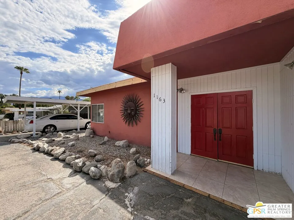 1163 Calle Marcus Palm Springs, CA 92262