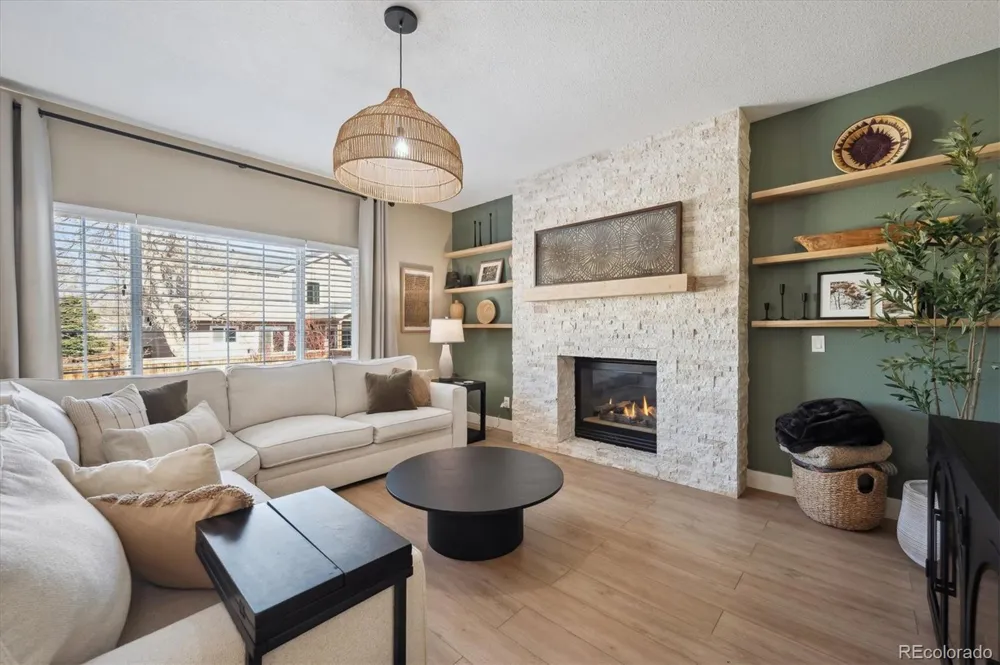 1099 Thornbury Place Highlands Ranch, CO 80129