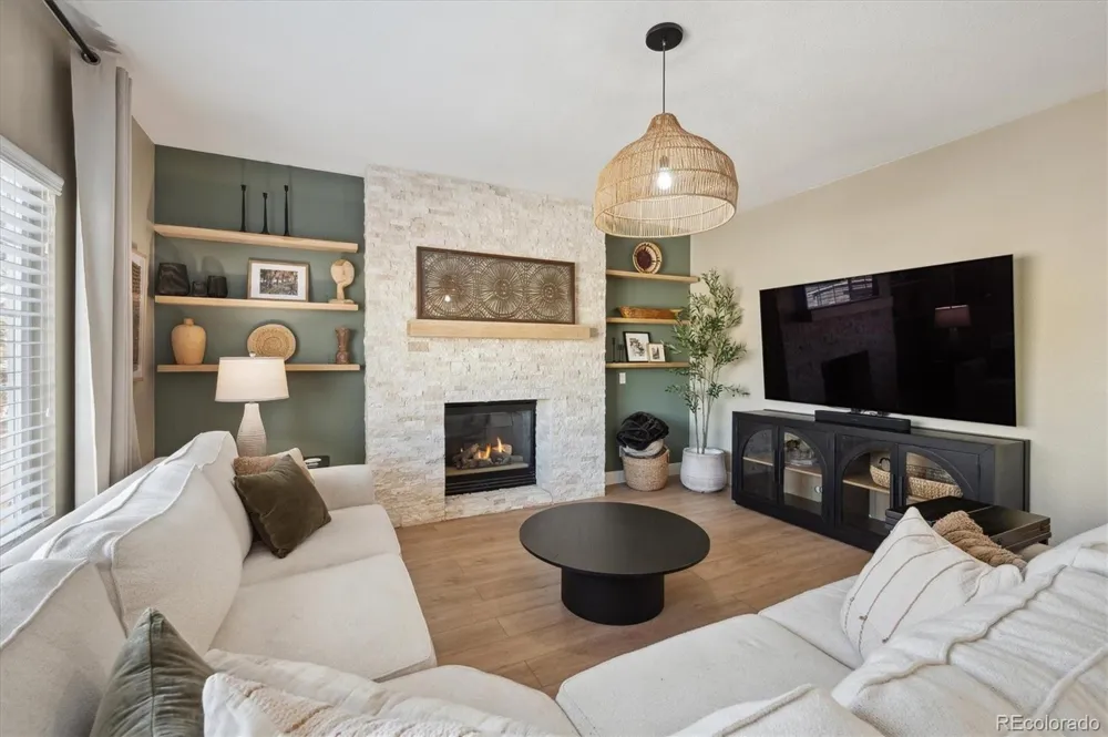 1099 Thornbury Place Highlands Ranch, CO 80129