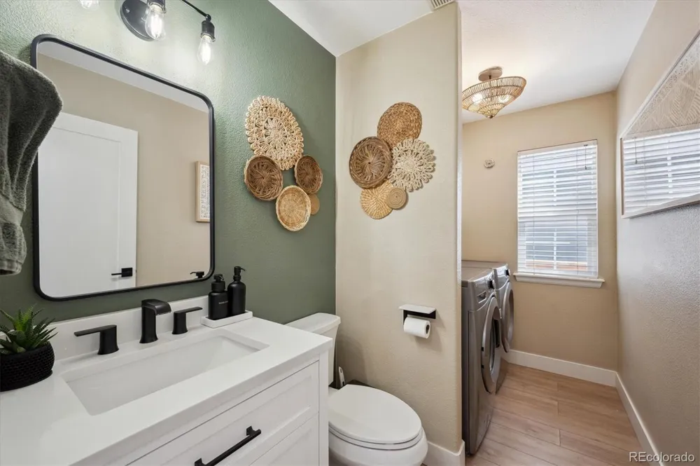 1099 Thornbury Place Highlands Ranch, CO 80129