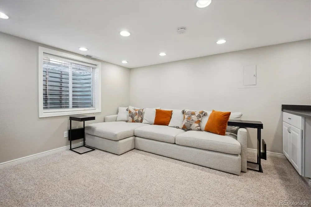 1099 Thornbury Place Highlands Ranch, CO 80129