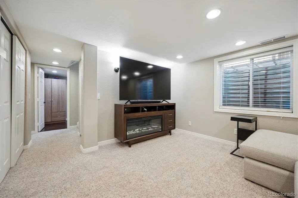1099 Thornbury Place Highlands Ranch, CO 80129