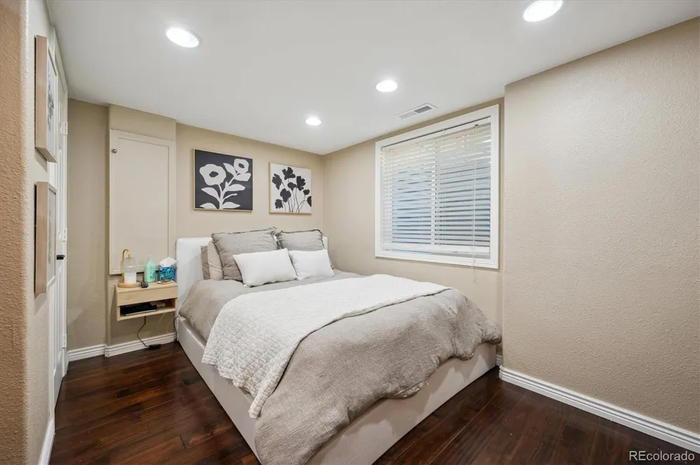 1099 Thornbury Place Highlands Ranch, CO 80129