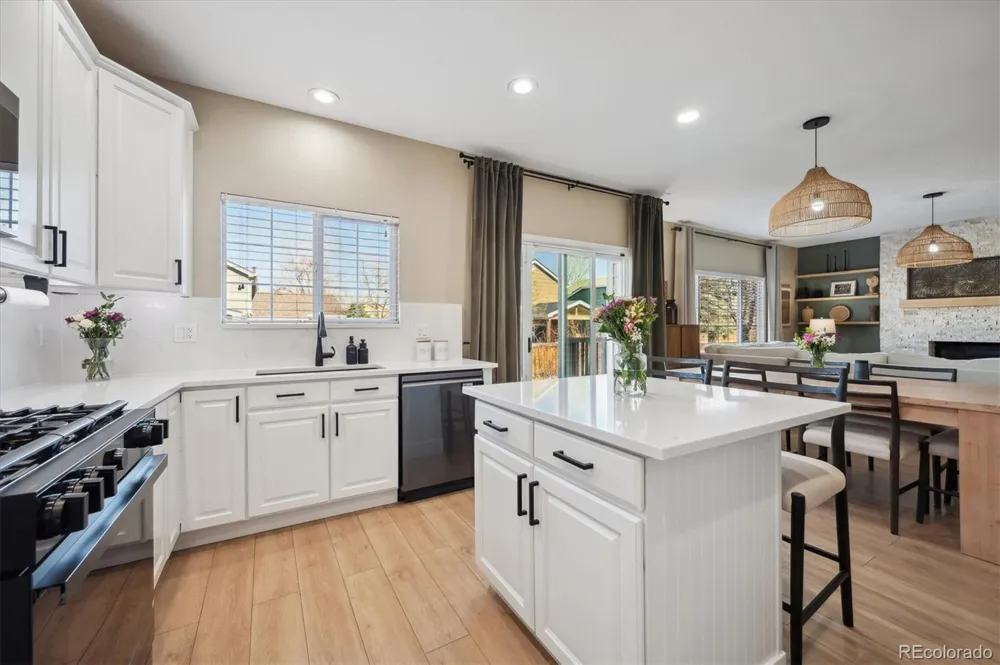 1099 Thornbury Place Highlands Ranch, CO 80129