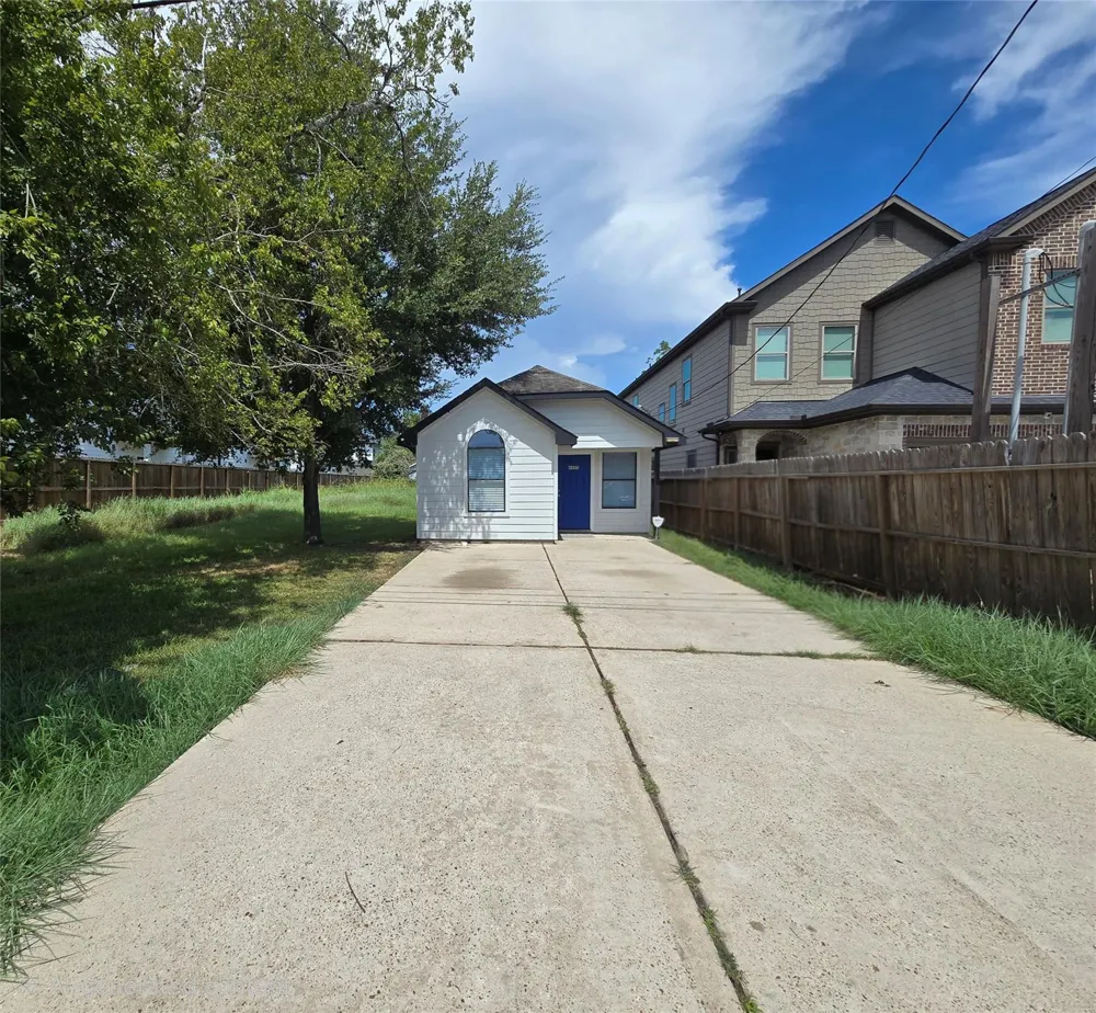 4405 Brinkley Street Houston, TX 77051