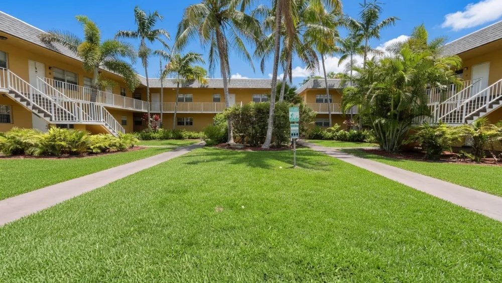 200 Croton Avenue #209 Lantana, FL 33462