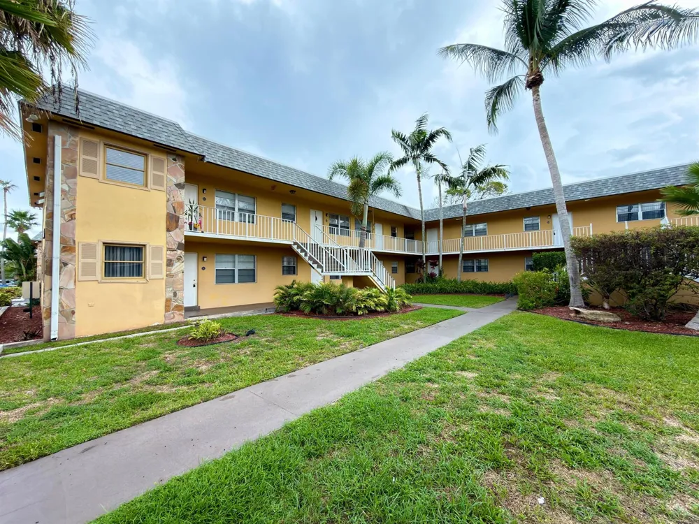 200 Croton Avenue #209 Lantana, FL 33462