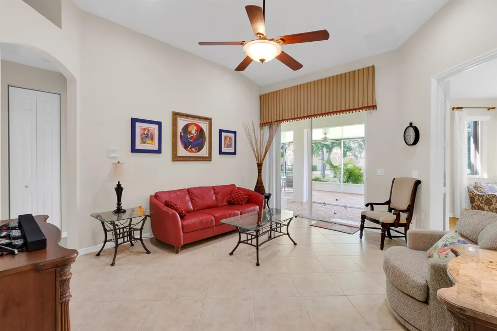 6208 Thames Place Vero Beach, FL 32966
