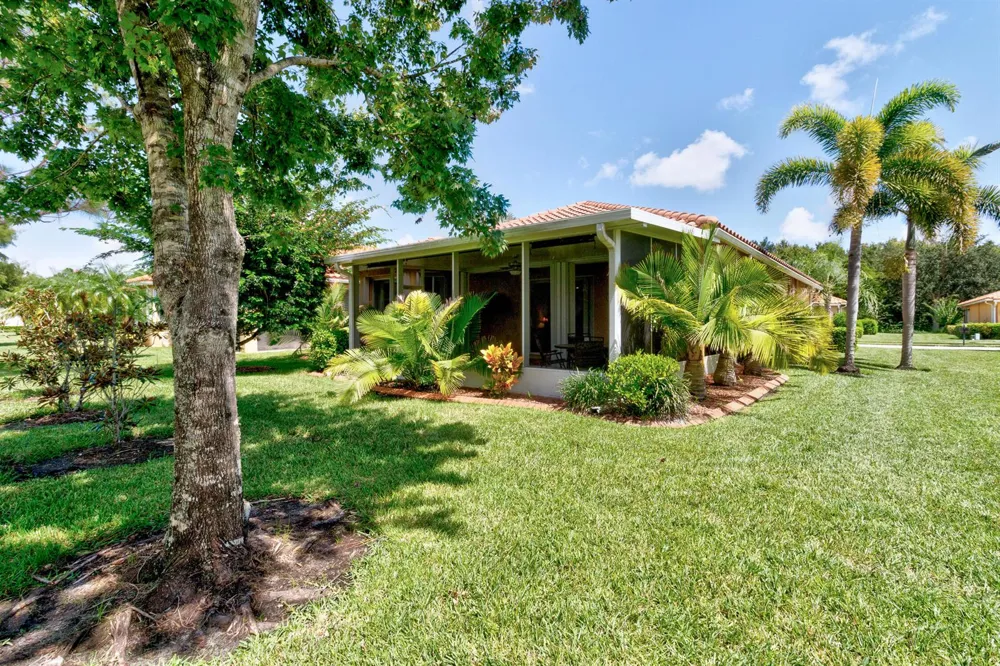 6208 Thames Place Vero Beach, FL 32966