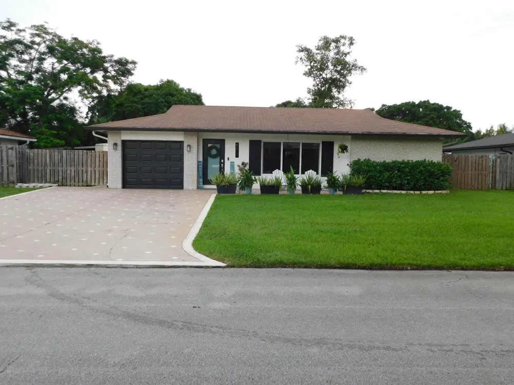 6604 NW 93RD AVENUE Tamarac, FL 33321