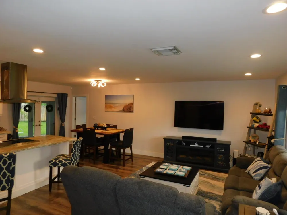6604 NW 93RD AVENUE Tamarac, FL 33321