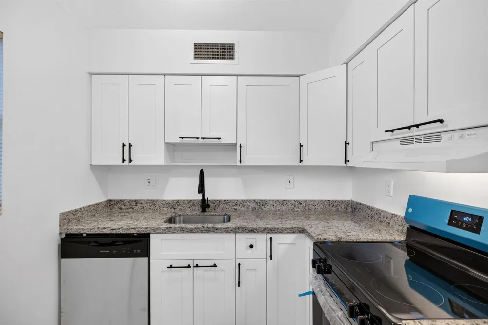 1821 MIDDLE RIVER DRIVE #7 Fort Lauderdale, FL 33305