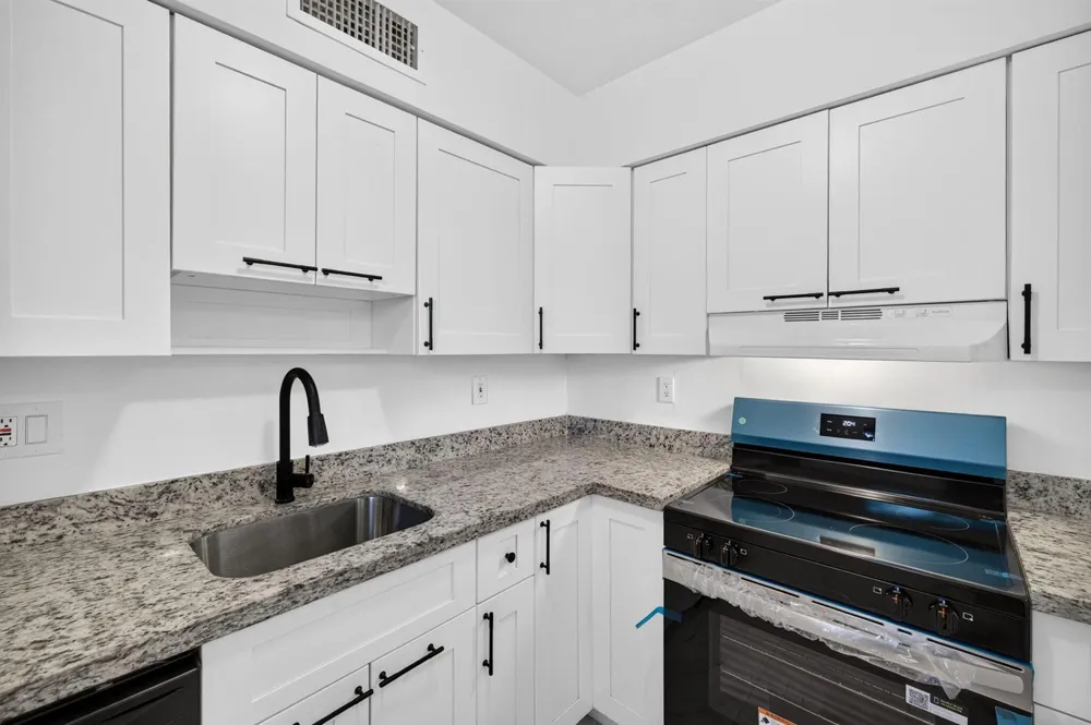 1821 MIDDLE RIVER DRIVE #7 Fort Lauderdale, FL 33305