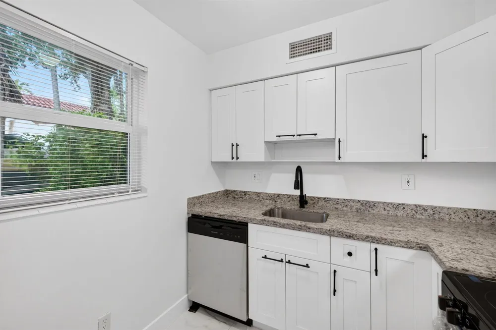 1821 MIDDLE RIVER DRIVE #7 Fort Lauderdale, FL 33305