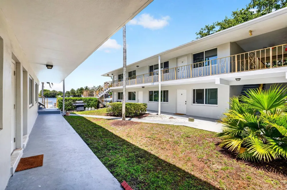 1821 MIDDLE RIVER DRIVE #7 Fort Lauderdale, FL 33305