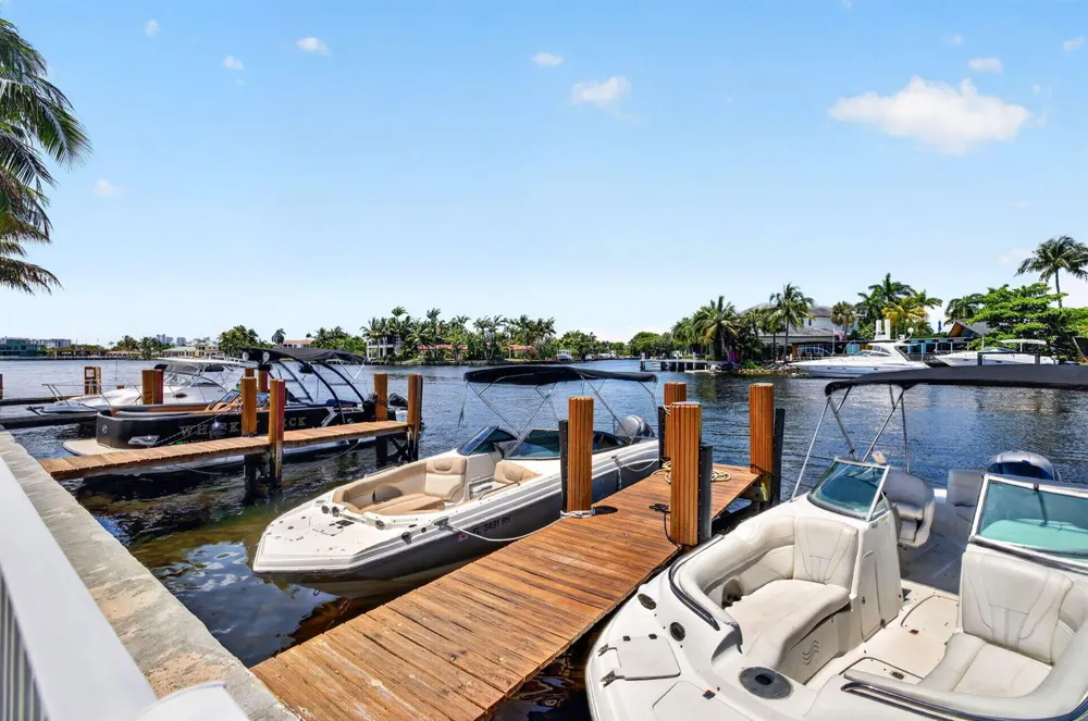 1821 MIDDLE RIVER DRIVE #7 Fort Lauderdale, FL 33305