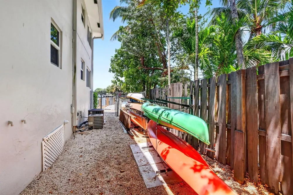 1821 MIDDLE RIVER DRIVE #7 Fort Lauderdale, FL 33305