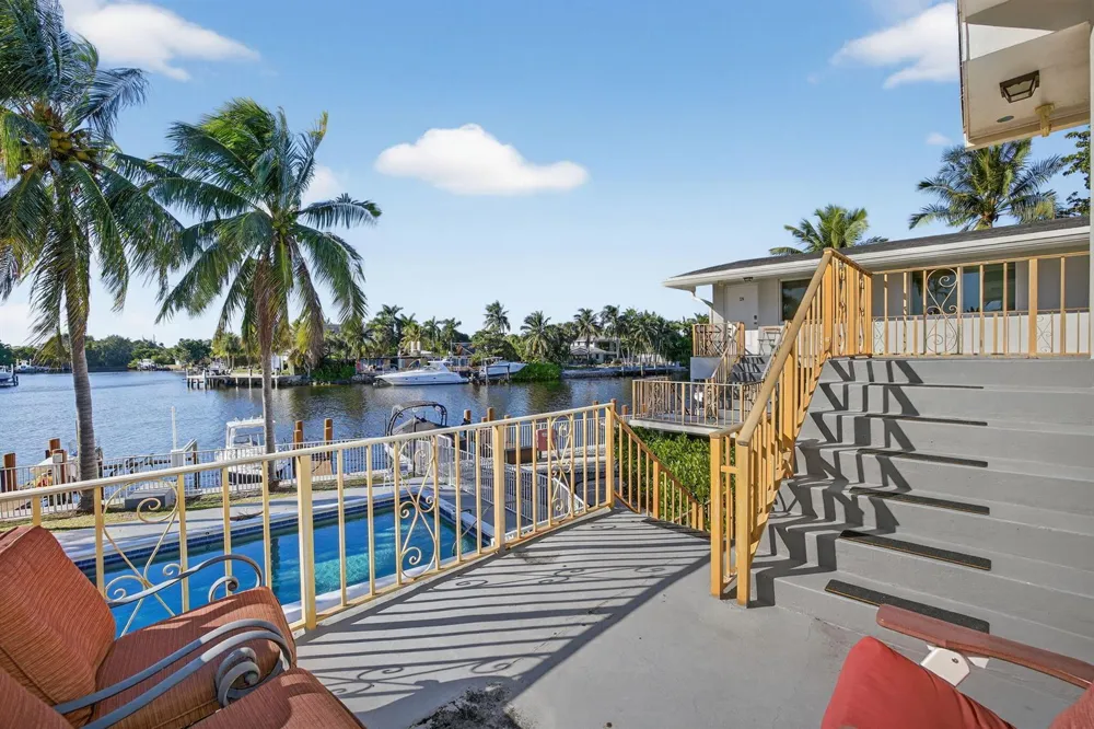 1821 MIDDLE RIVER DRIVE #7 Fort Lauderdale, FL 33305