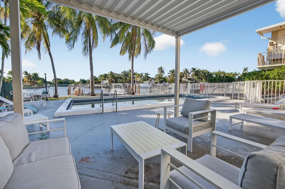 1821 MIDDLE RIVER DRIVE #7 Fort Lauderdale, FL 33305