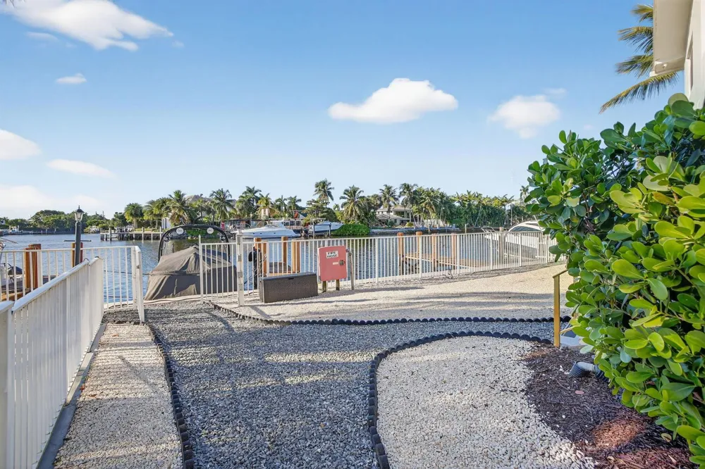 1821 MIDDLE RIVER DRIVE #7 Fort Lauderdale, FL 33305