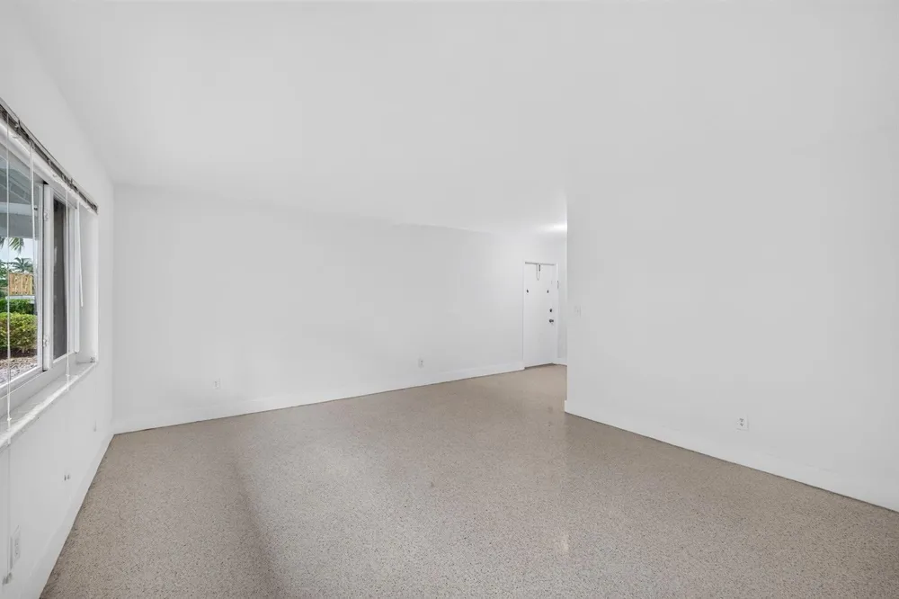 1821 MIDDLE RIVER DRIVE #7 Fort Lauderdale, FL 33305