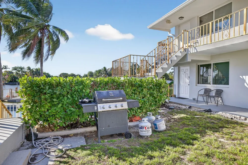 1821 MIDDLE RIVER DRIVE #7 Fort Lauderdale, FL 33305