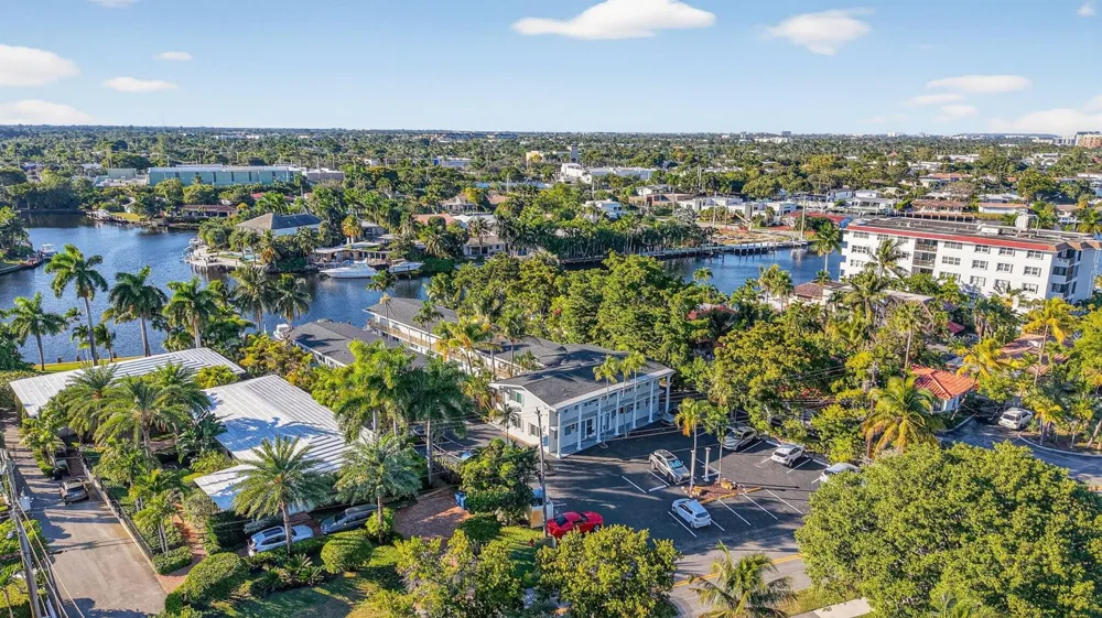 1821 MIDDLE RIVER DRIVE #7 Fort Lauderdale, FL 33305
