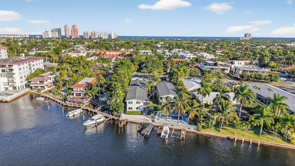 1821 MIDDLE RIVER DRIVE #7 Fort Lauderdale, FL 33305