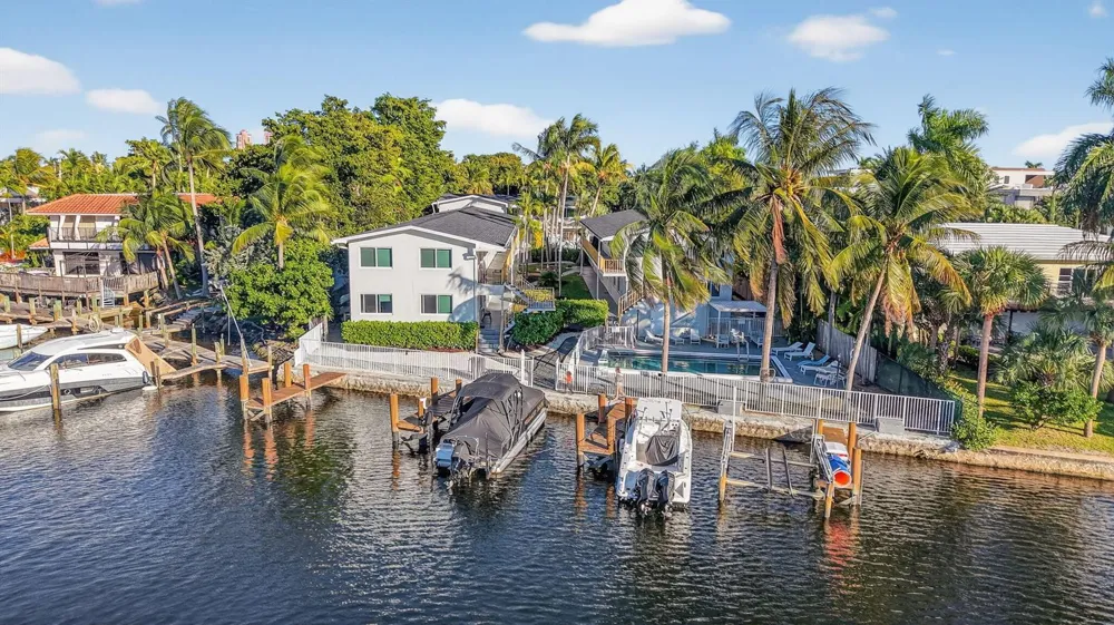 1821 MIDDLE RIVER DRIVE #7 Fort Lauderdale, FL 33305