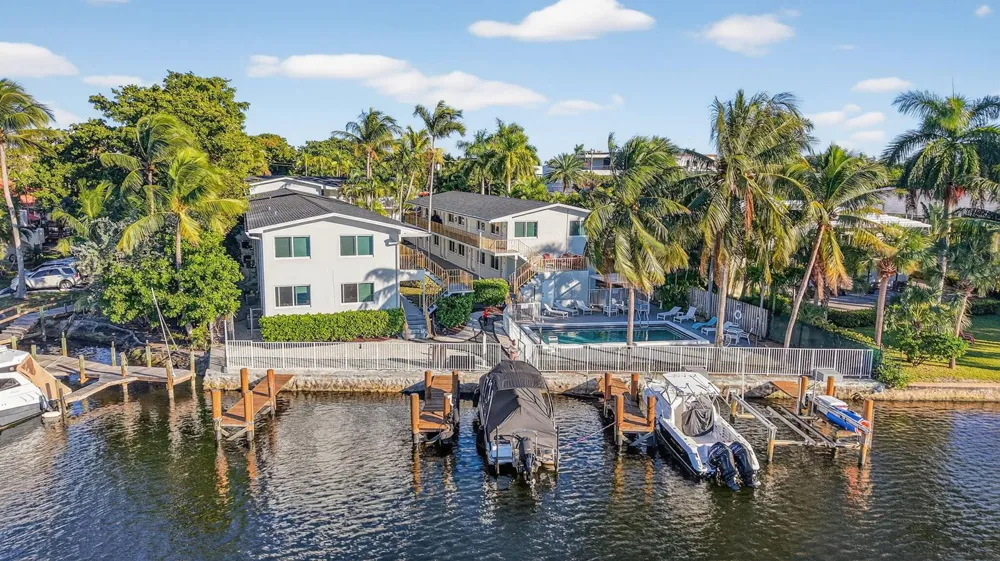 1821 MIDDLE RIVER DRIVE #7 Fort Lauderdale, FL 33305