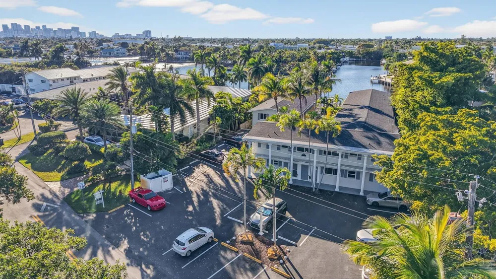 1821 MIDDLE RIVER DRIVE #7 Fort Lauderdale, FL 33305
