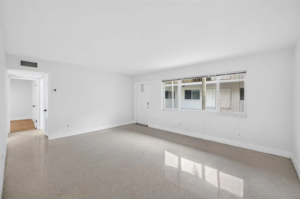 1821 MIDDLE RIVER DRIVE #7 Fort Lauderdale, FL 33305