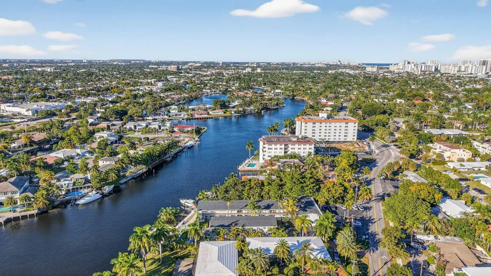 1821 MIDDLE RIVER DRIVE #7 Fort Lauderdale, FL 33305
