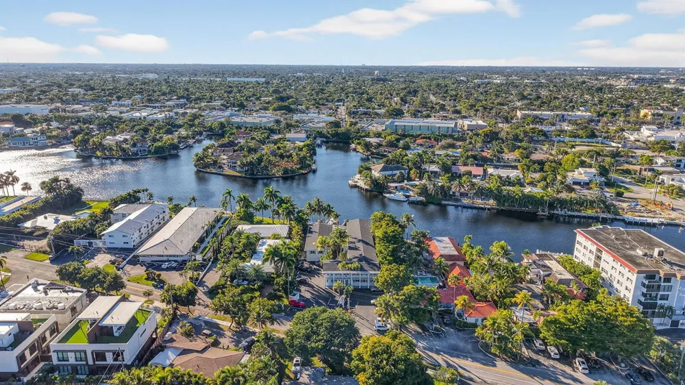 1821 MIDDLE RIVER DRIVE #7 Fort Lauderdale, FL 33305