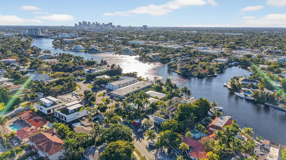 1821 MIDDLE RIVER DRIVE #7 Fort Lauderdale, FL 33305