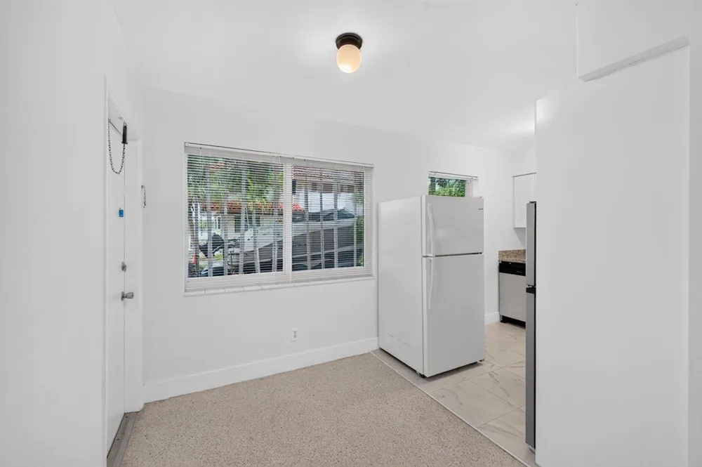 1821 MIDDLE RIVER DRIVE #7 Fort Lauderdale, FL 33305