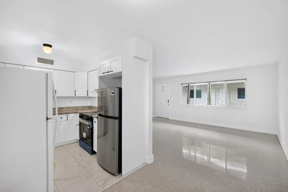 1821 MIDDLE RIVER DRIVE #7 Fort Lauderdale, FL 33305