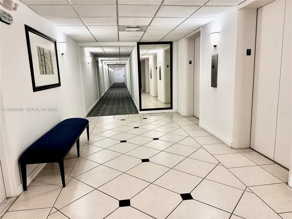 500 Bayview Dr #717 Sunny Isles Beach, FL 33160