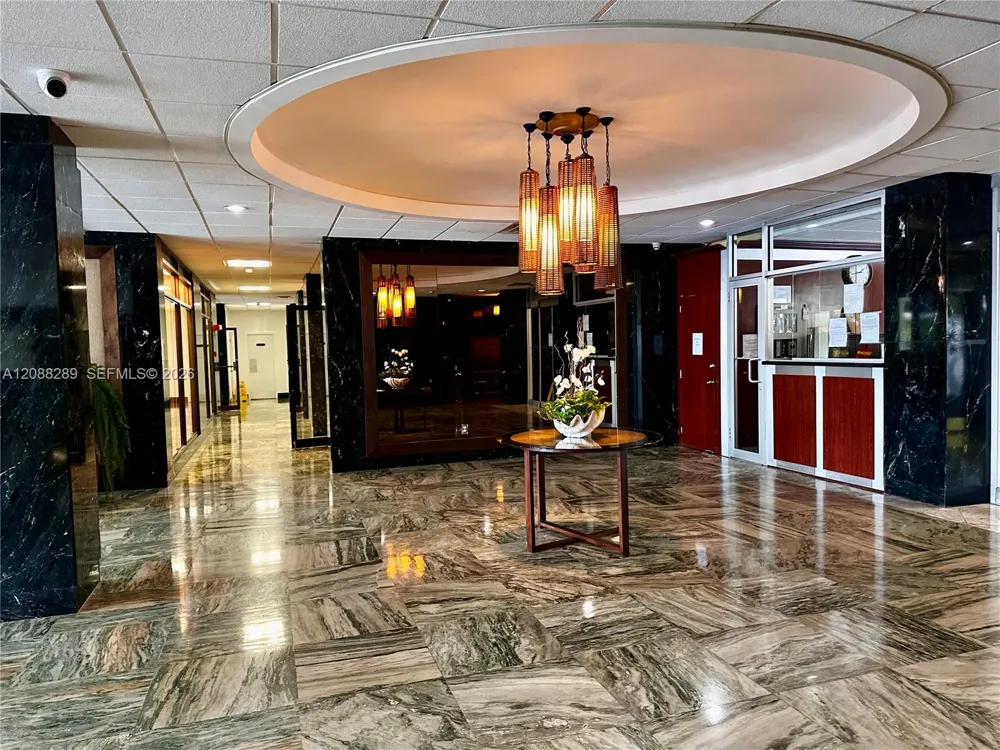 500 Bayview Dr #717 Sunny Isles Beach, FL 33160