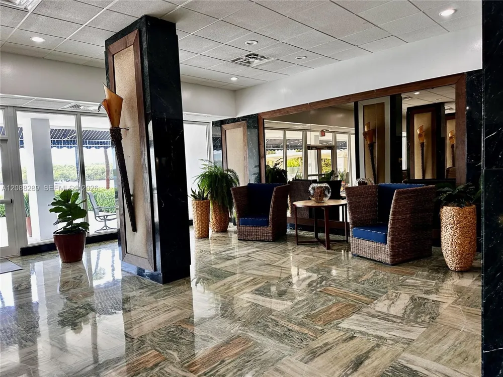 500 Bayview Dr #717 Sunny Isles Beach, FL 33160
