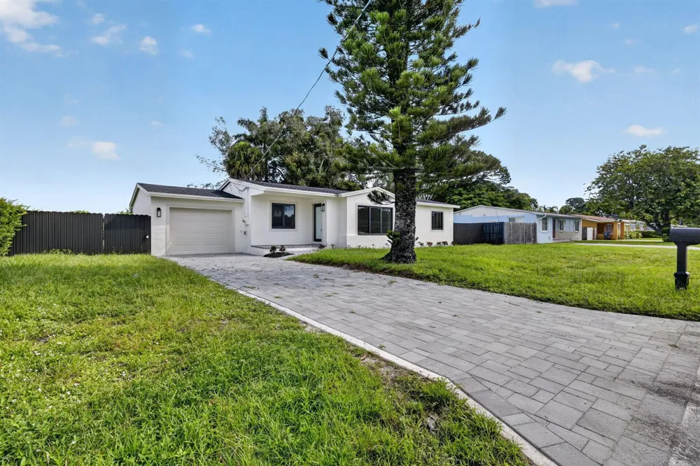 3185 Riddle Road West Palm Beach, FL 33406