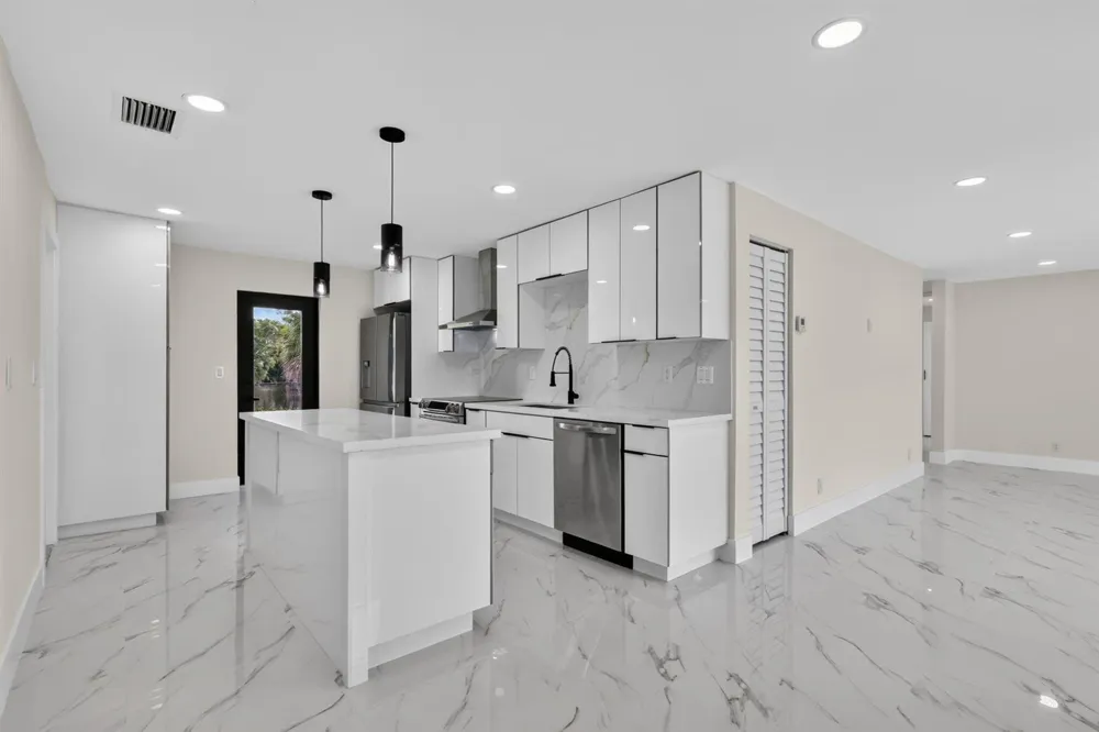3185 Riddle Road West Palm Beach, FL 33406
