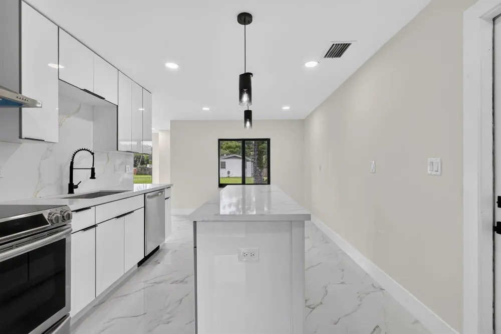 3185 Riddle Road West Palm Beach, FL 33406