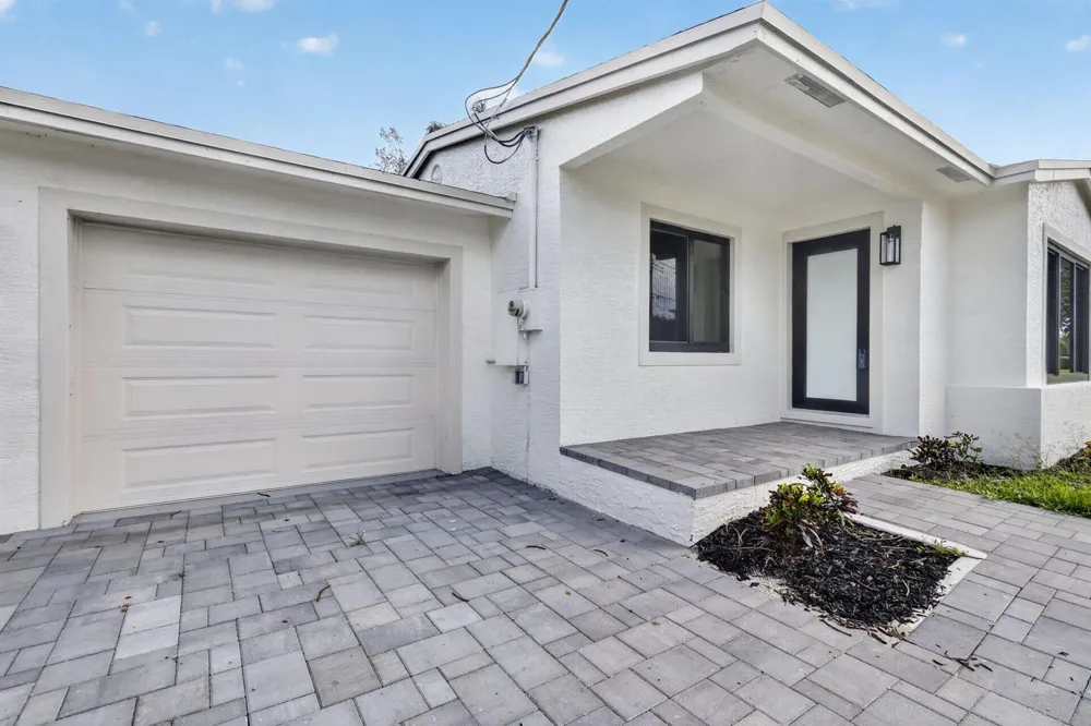 3185 Riddle Road West Palm Beach, FL 33406