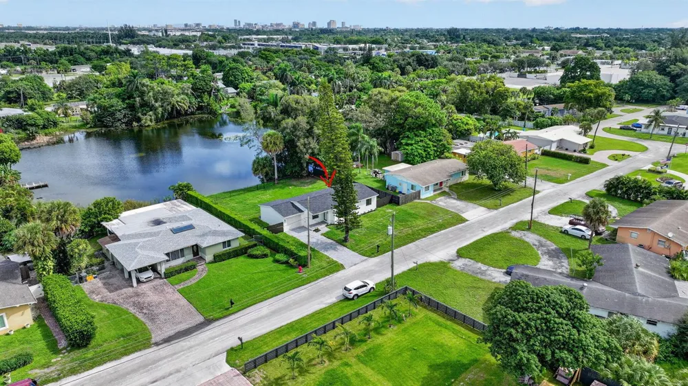 3185 Riddle Road West Palm Beach, FL 33406