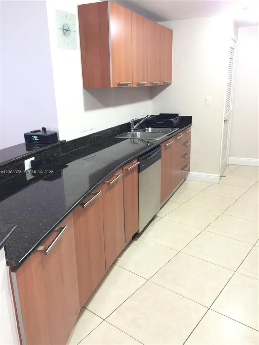 3000 NE 188th St #506 Aventura, FL 33180
