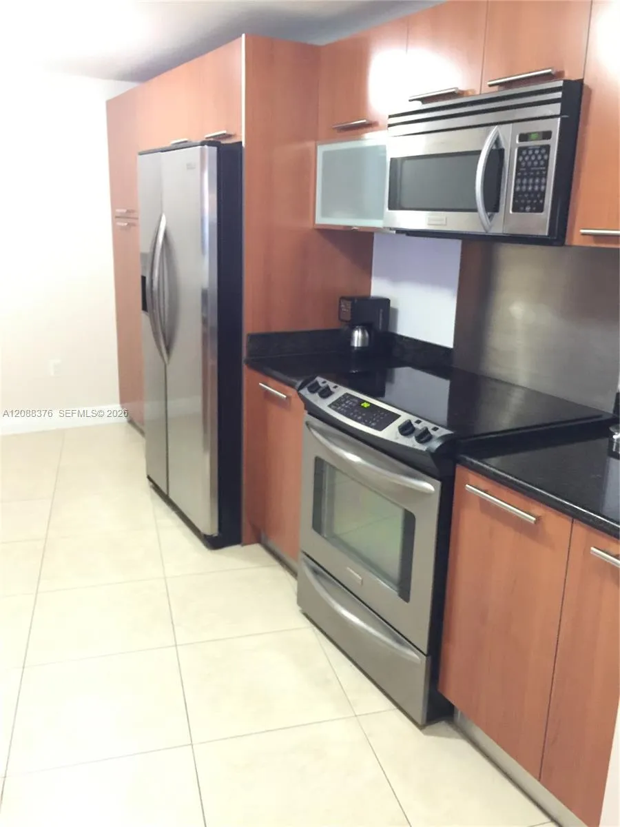 3000 NE 188th St #506 Aventura, FL 33180
