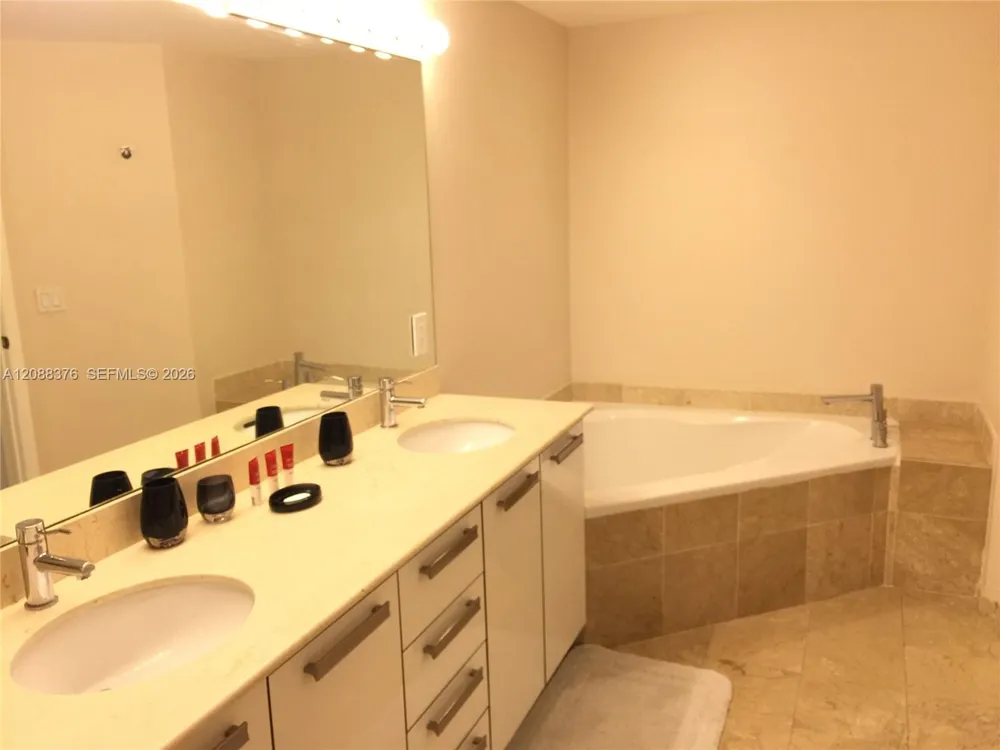 3000 NE 188th St #506 Aventura, FL 33180