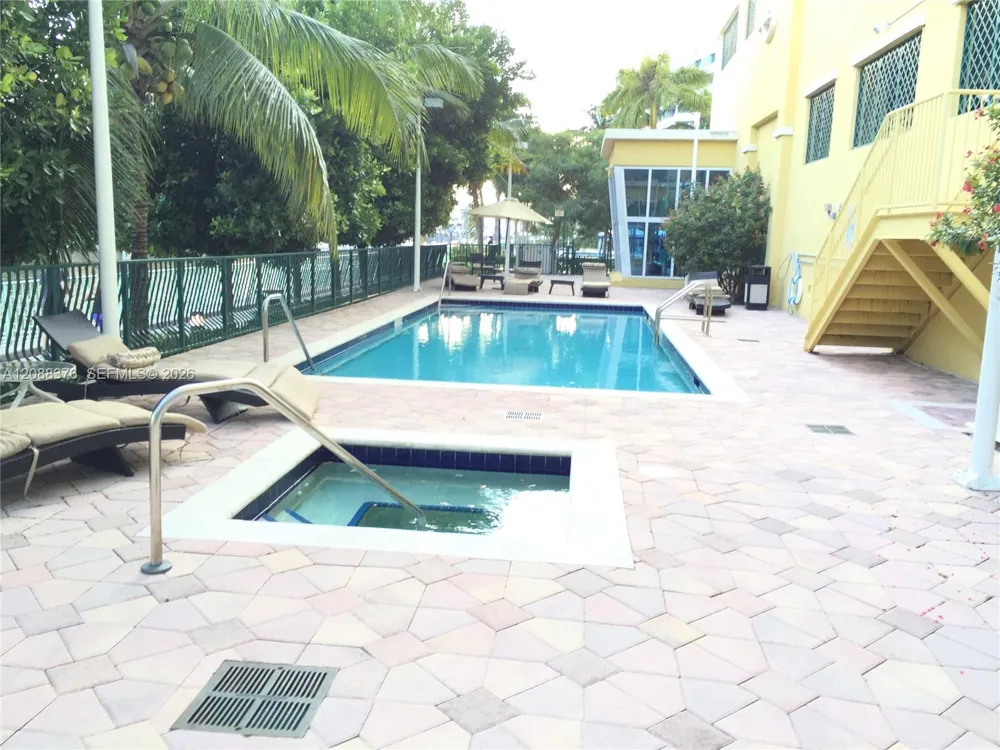 3000 NE 188th St #506 Aventura, FL 33180